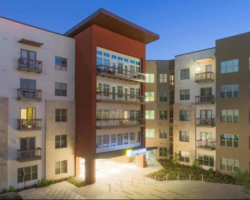 Luxurious, 1 Bedroom Near Downtown & Dickies Arena 沃思堡 外观 照片